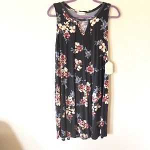 Altar’d State floral tunic keyhole detail